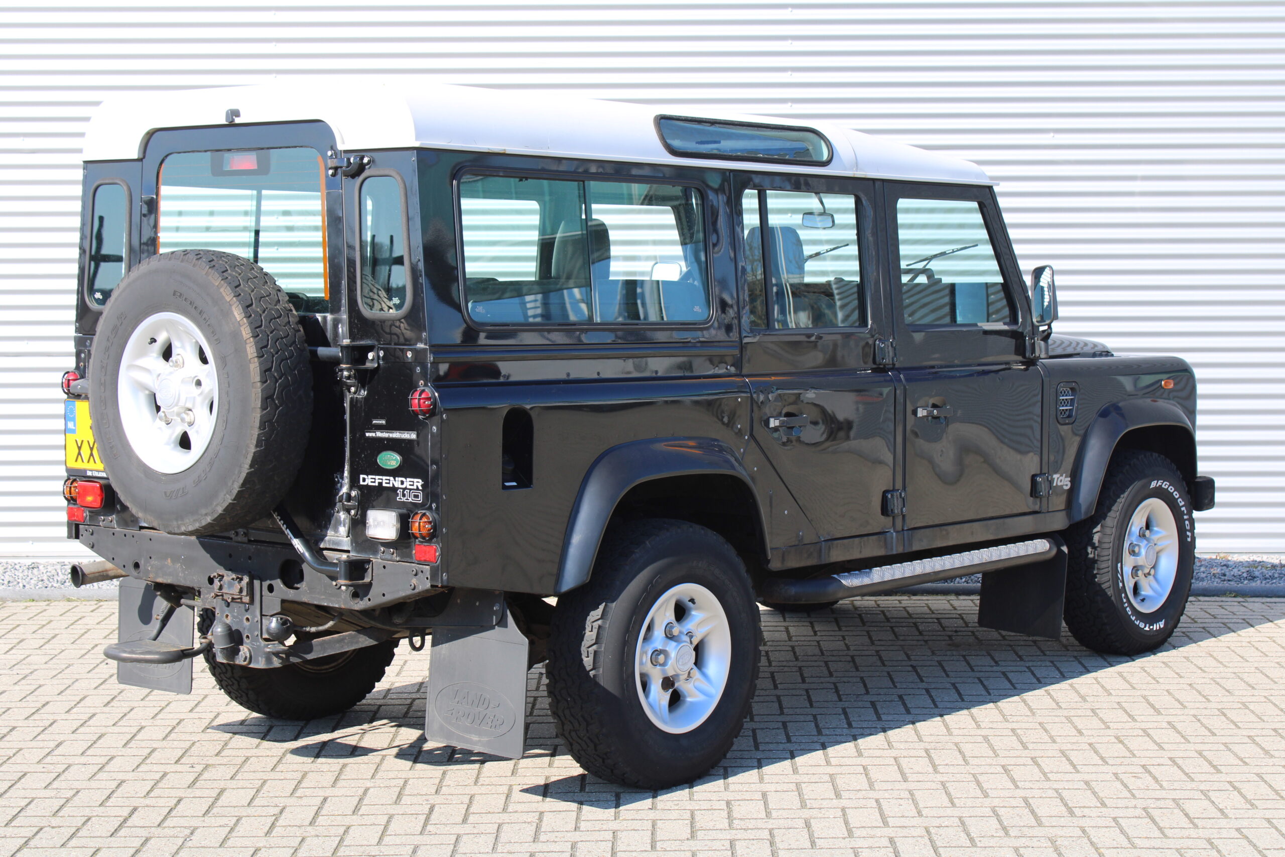 Land Rover Defender 110 Td5 County Station Wagon 9 Seater/ Airco/ Youngtimer